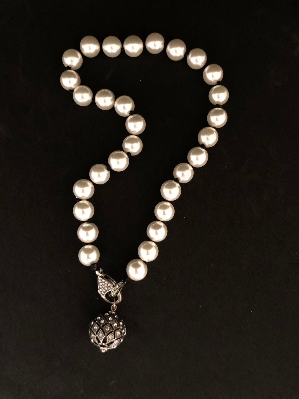 Faux Ivory Pearl Choker